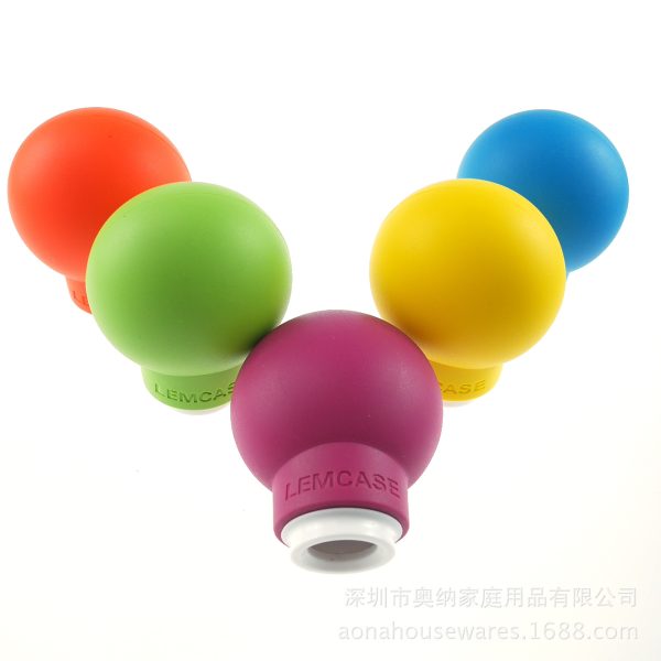 Silicone egg white separator