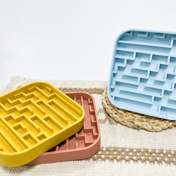 Pet slow-feeding food bowl