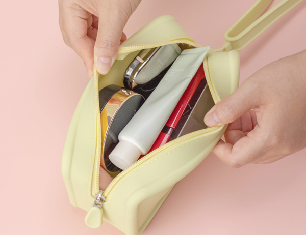 Silicone-covered small square bag