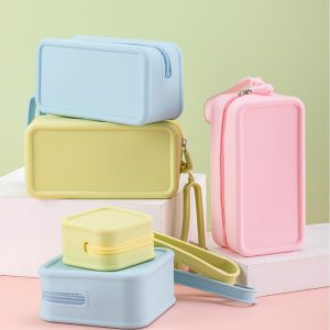 Silicone-covered small square bag