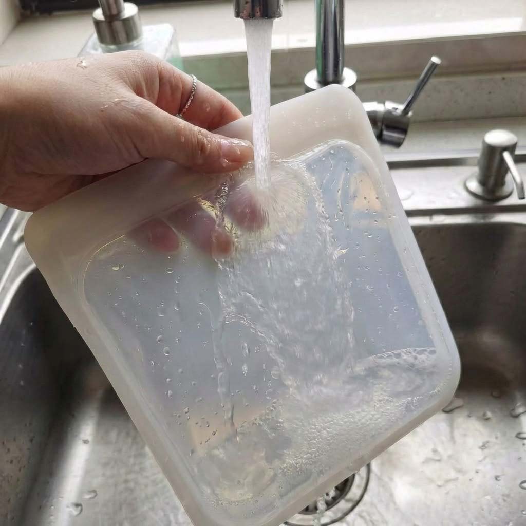Washing silicone bag under tap