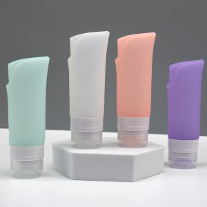 Leaf-shaped-silicone-dispensing-bottleBeauty-Outdoors (2) Leaf-shaped silicone dispensing bottles for toiletries with capacity dimensions, soft-squeeze material, and leak-proof travel design.
