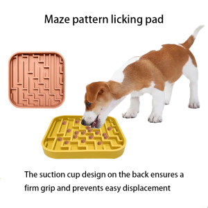 Silicone-Pet-slow-feeding-food-bowl-pet-supplies (2) Maze pattern silicone pet licking pad with back suction cup design for firm grip and slow feeding to prevent displacement.